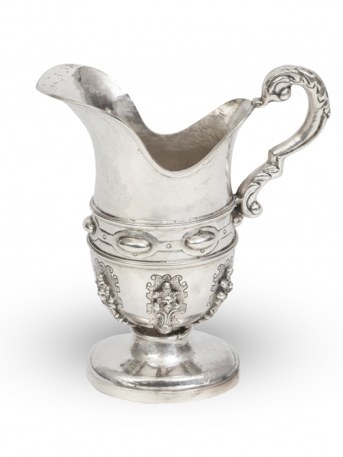 Jarro de plata siguiendo modelos del S. XVII.S. XX.
