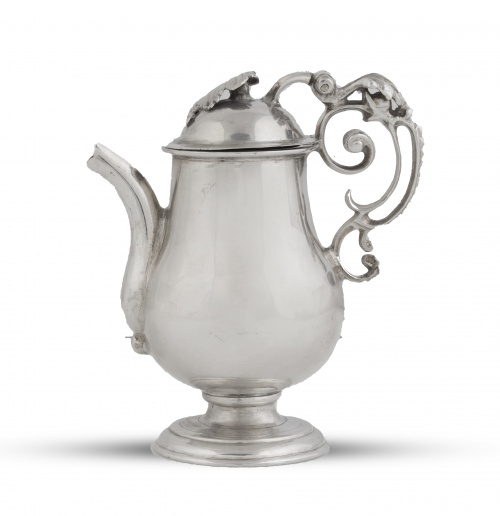 Vinajera de plata en su color.España, S. XVIII.