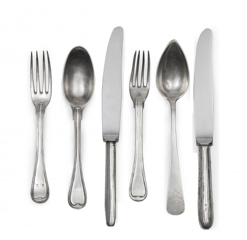 Lote de cubiertos de plata con varias marcas.Madrid, Zara