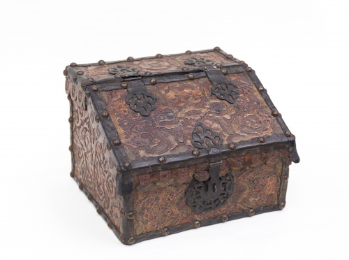 Raro escritorio de mesa.Virreinato del Perú, ff. S. XVII.