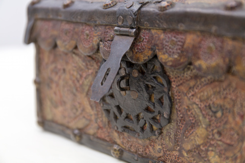 Raro escritorio de mesa.Virreinato del Perú, ff. S. XVII.