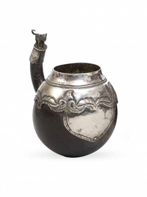 Coco mate montado en plata con decoración grabada.S. XVII