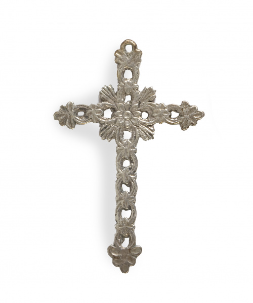 Cruz de plata de decoración calada.S. XVIII.