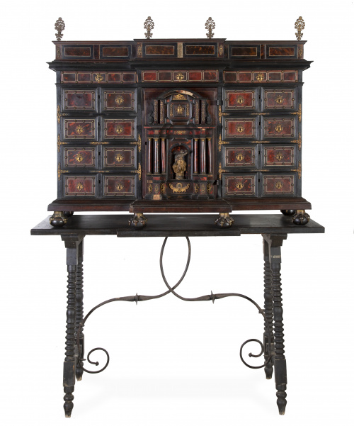 Bargueño de madera de roble, palosanto, ebano, carey y marf