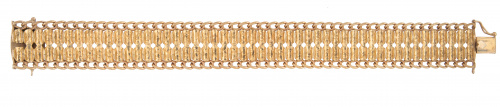 Brazalete ancho con decoración calada de piezas de oro mate
