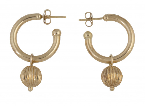 Pendientes criollas con aro del que pende bola gallonada mó