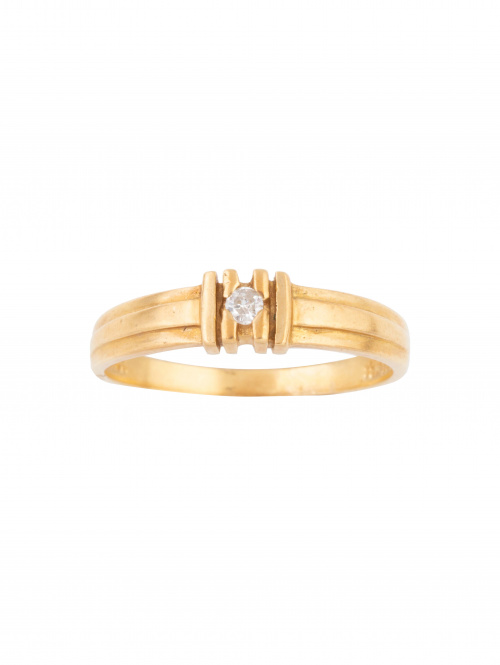 Sortija con brillante central sobre tres hilos verticales d