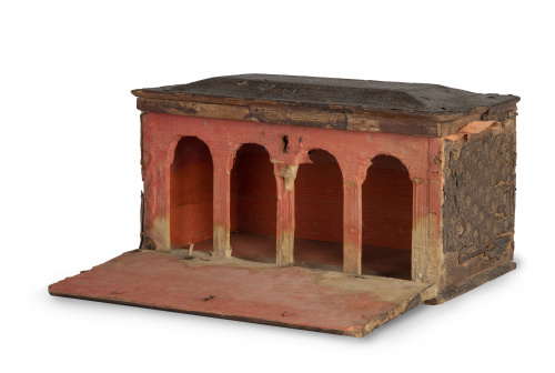 Cofre con alma de madera de pino forrada de piel gofrada y 