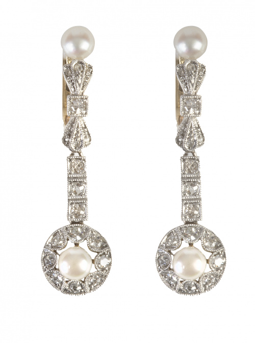Pendientes largos de diamantes y perlas finas de pp. S. XX