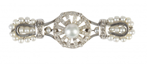 Broche placa de pp. S. XX de perlas finas y diamantes