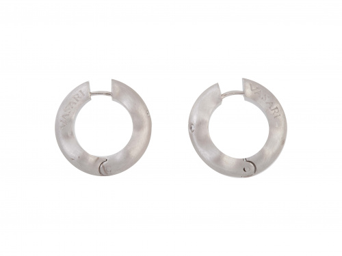 Pendientes criolla VASARI ondulados con tres brillantes en 