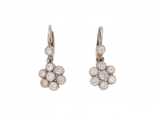 Pendientes de pp. S. XX con rosetón de brillantes que pende