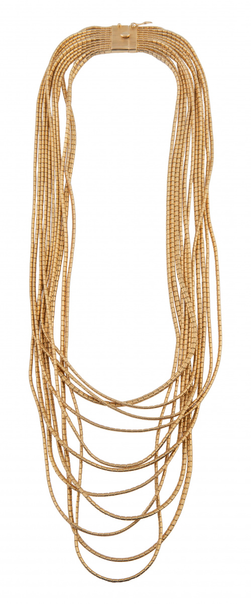 Conjunto de collar y pulsera formados siete cintas unidas, 