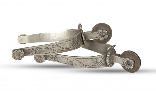 Pareja de espuelas en plata cincelada, S. XIX.
