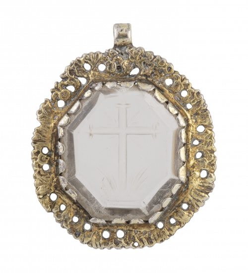 Colgante de ff. S. XVIII con cristal de roca con cruz talla