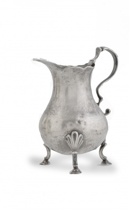 Jarrito de plata con escudos heráldicos grabados, Jorge III