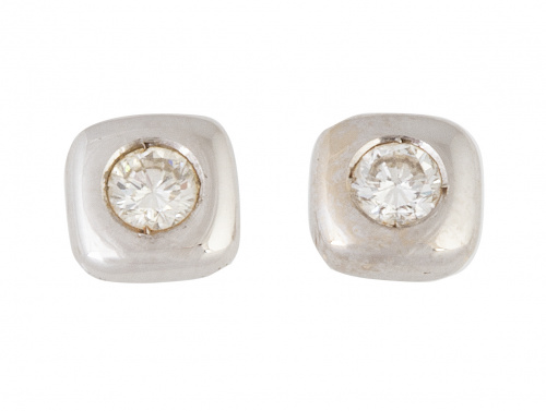 Pendiente dormilonas de brillante con marcos cuadrangulares