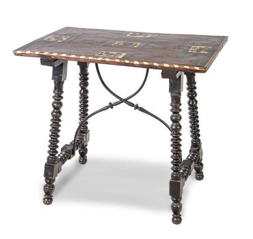 Bufete en madera de nogal, madera ebonizada, limoncillo y h