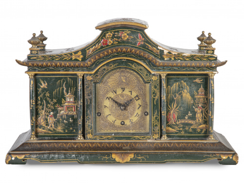 Reloj lacado de verde con "chinoiseries", ff. del S. XIX - 