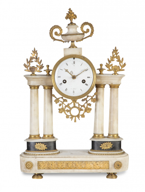 Reloj de pórtico Luis XVI en mármol y bronce dorado.Franc