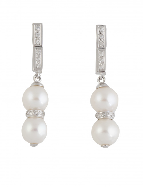 Pendientes largos con dos perlas que penden de barras de br