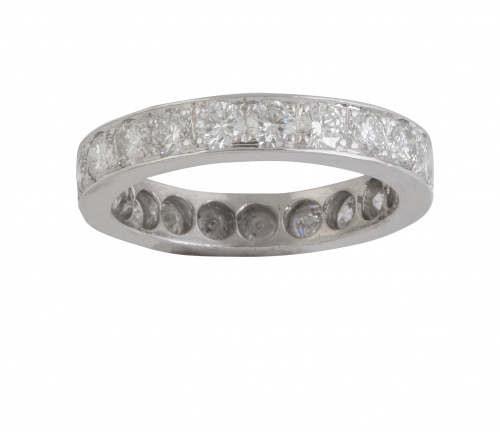 Alianza completa de brillantes engastados en carril