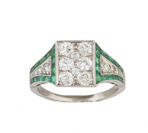 Sortija estilo Art-Decó con frente rectangular de pavé de b