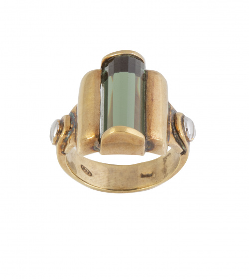 Sortija lanzadera Art-Decó con Turmalina verde facetada cen