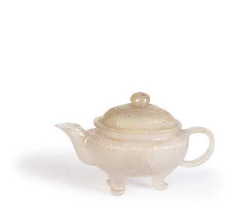 Tetera en miniatura de ágata.China, dinastía Qing, S. XIX.