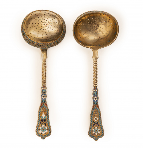 Lote de dos cucharas para espolvorear azúcar de plata sobre