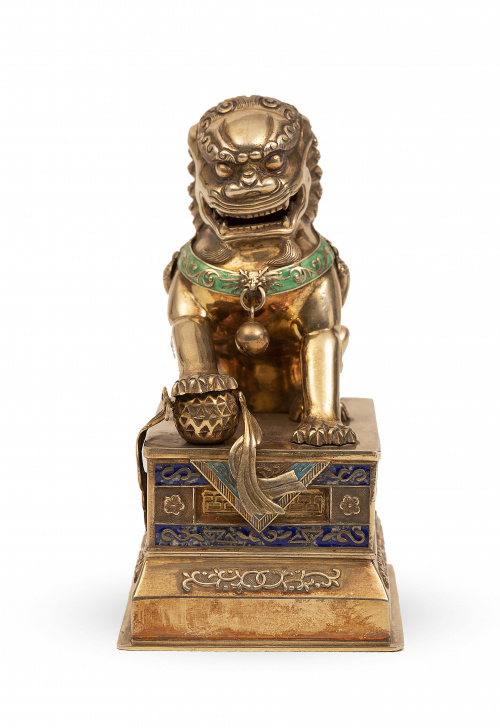 Quimera de plata sobre dorada y esmalte.China, pp. del S.