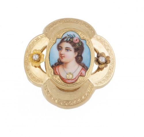 Broche S. XIX con retrato de dama en esmalte polícromo sobr