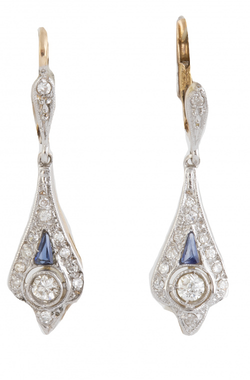 Pendientes largos Art-Decó de zafiros y diamantes con forma