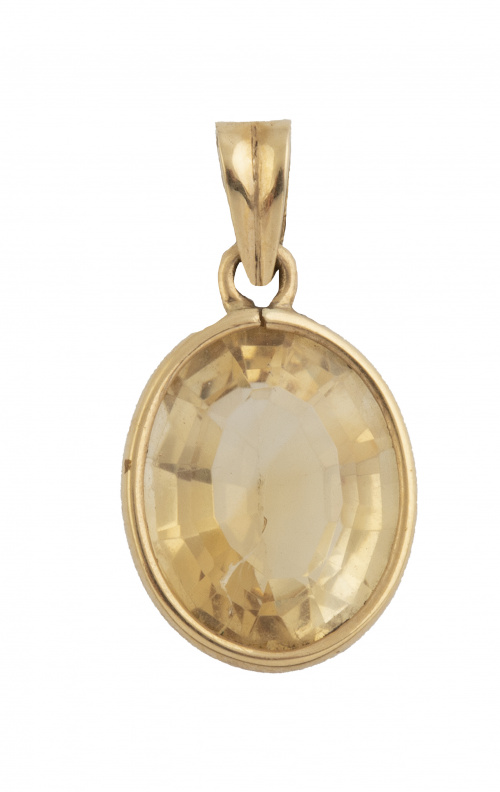 Colgante oval de cuarzo citrino con marco de oro liso y arg