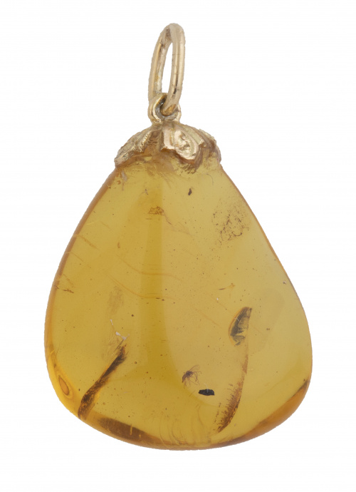 Colgante de ámbar en forma de gota irregular