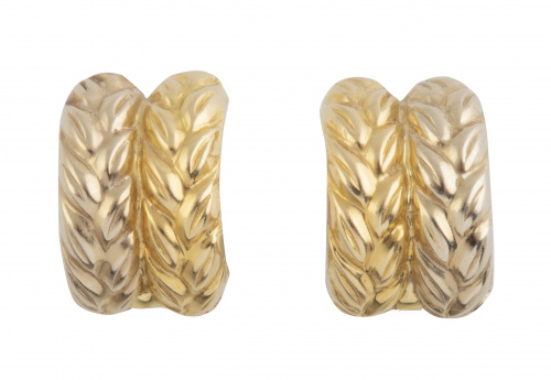 Pendientes con dos bandas arqueadas con decoración de espiga