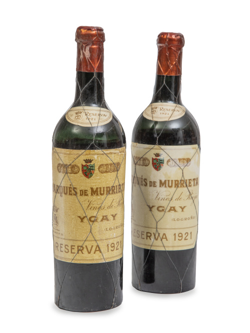 Dos botellas de vino reserva. Marqués de Murrieta, 1921.