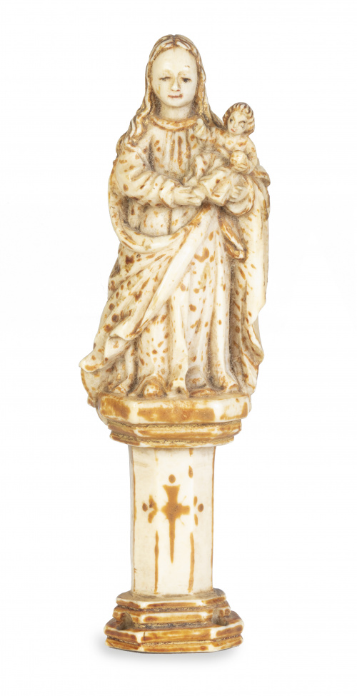 Virgen del Pilar.Marfil tallado, policromado y dorado.T