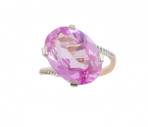 Sortija con gran rosa de Francia talla oval montada en obli