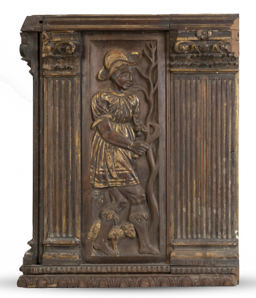 Tres paneles de madera tallada y parcialmente dorada.Escu