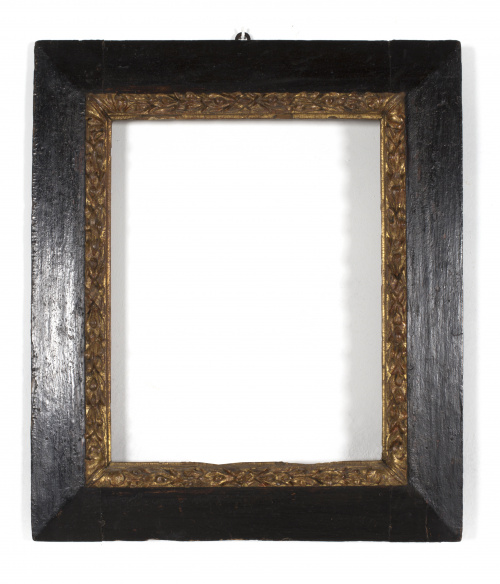 Marco de perfil de moldura exvasada  descendiendo hacia el 