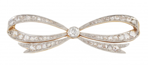 Broche Belle-Epoque con diseño de lazo de diamantes en torn