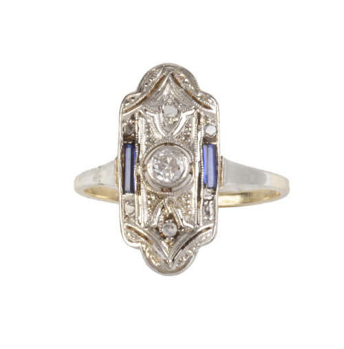 Sortija lanzadera Art-Decó con frente lobulado en los extre