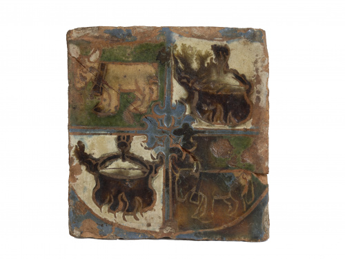 Azulejo de "arista" de cerámica esmaltada con escudo.Tole