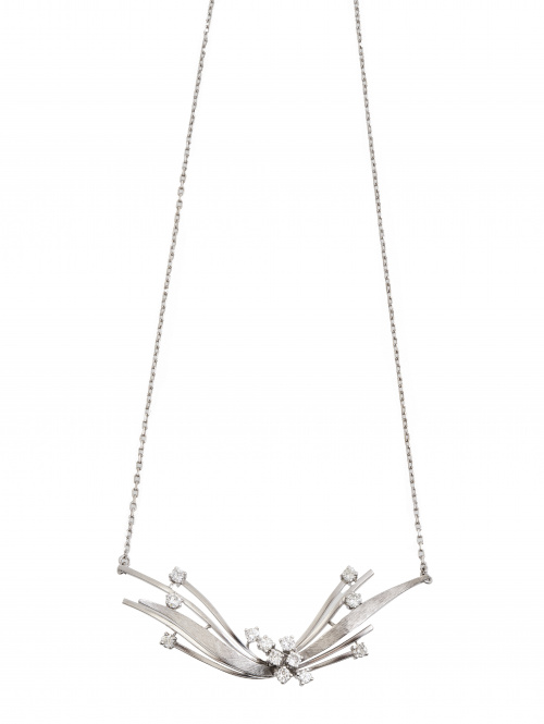 Gargantilla con centro de ramas de oro blanco y brillantes 