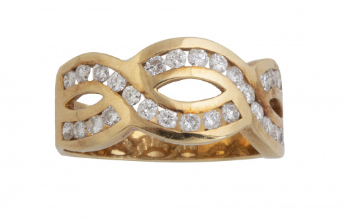 Sortija trenzada de brillantes engastados en carril