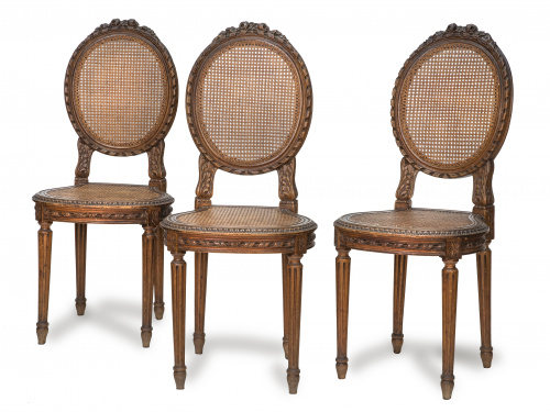Tres sillas de estilo Luis XVI madera tallada.España, pri