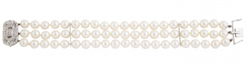 Pulsera de tres hilos de perlas con broche oval calado y cu