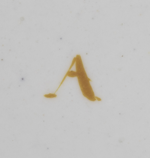 Cesto calado de cerámica esmaltada en reflejo dorado.Alco