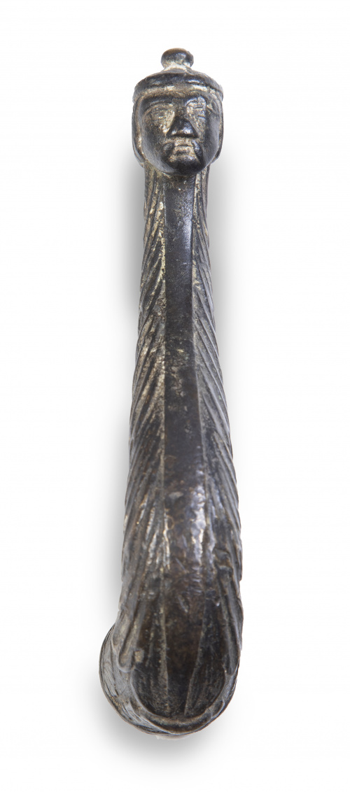 Llamador de bronce en forma de cabeza.S. XVII.